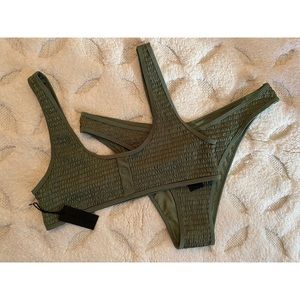 KENDALL & KYLIE Henley Bikini Top/Bo…